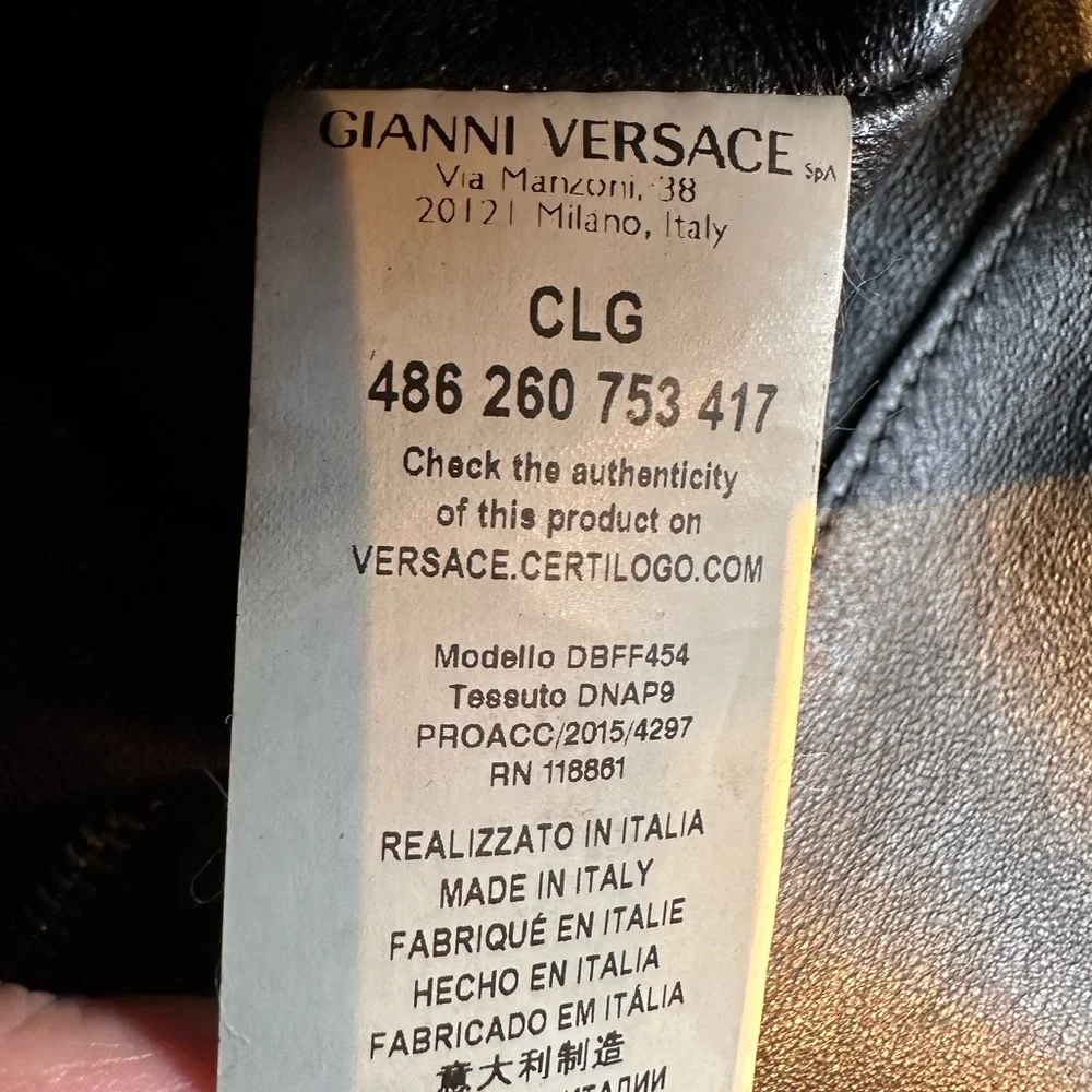 Versace Black Leather Knot-Handle hobo. Shoulder bag